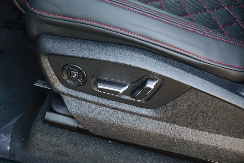 Thumbnail: 2026 Audi SQ8 - 24