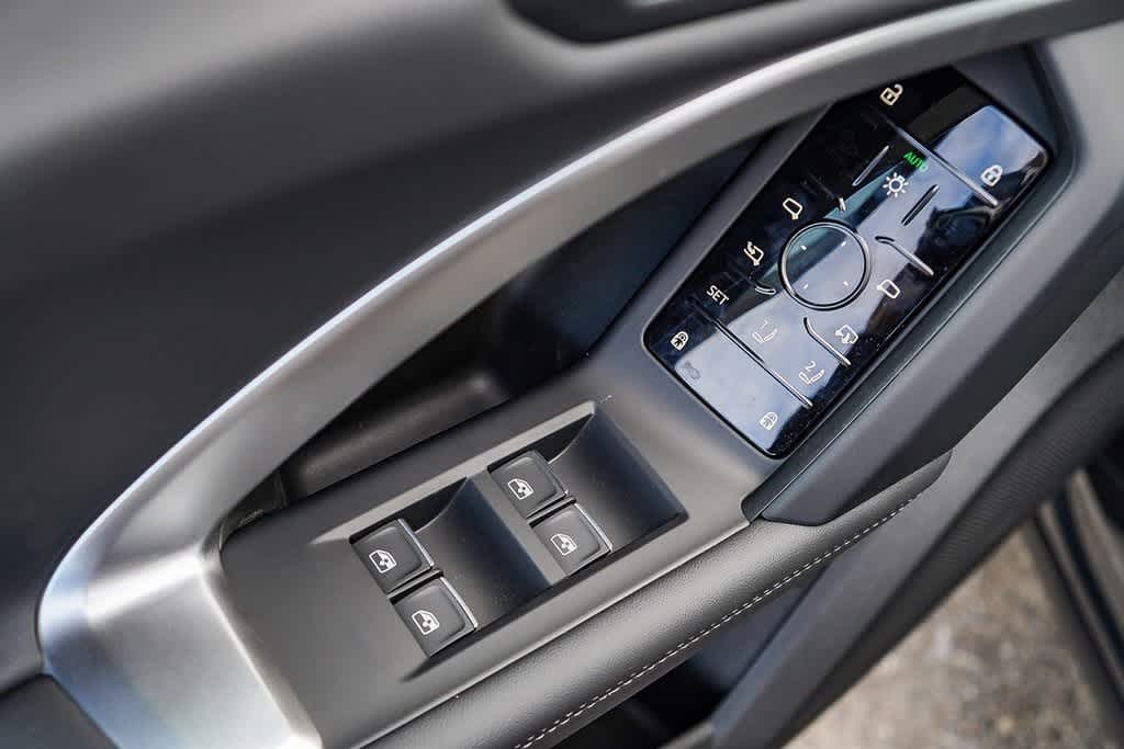 Thumbnail: 2025 Audi Q5 - 22