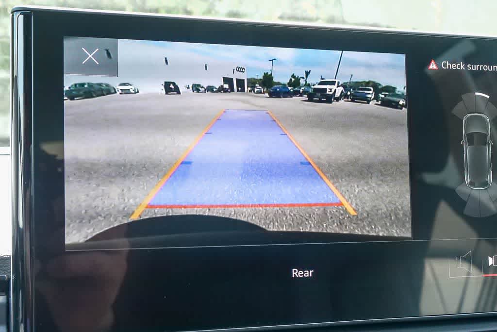 Thumbnail: 2022 Audi Q5 - 24