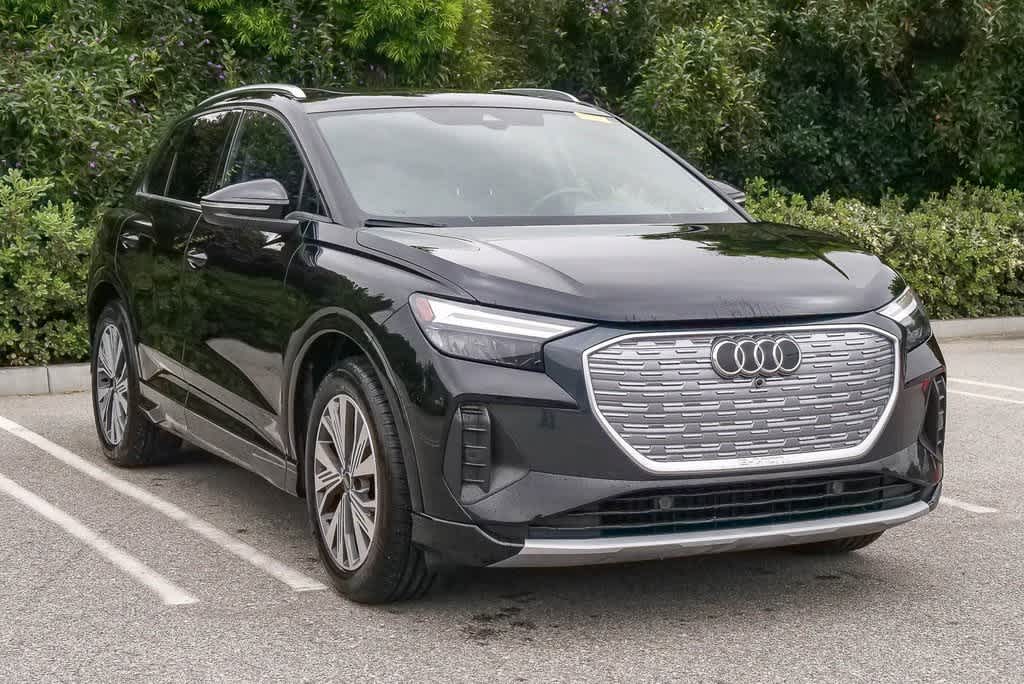 Thumbnail: 2023 Audi Q4 e-tron - 3