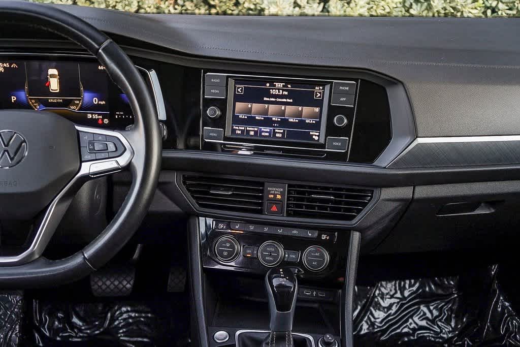 Thumbnail: 2024 Volkswagen Jetta - 13