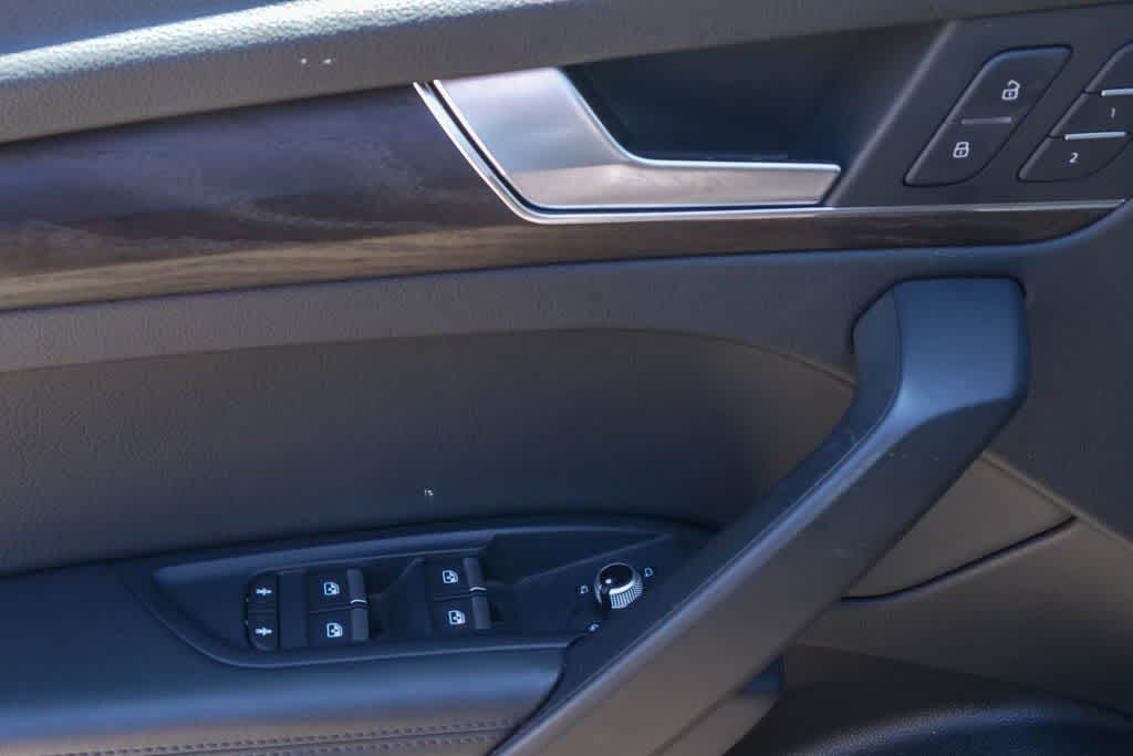 Thumbnail: 2020 Audi Q5 - 15