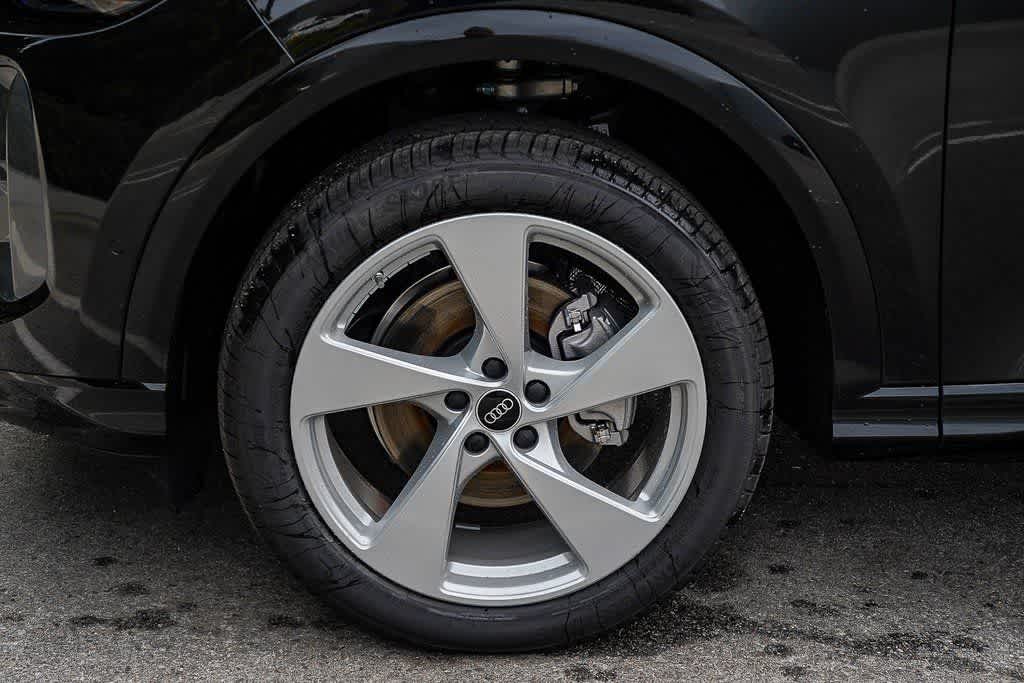 Thumbnail: 2025 Audi Q5 - 10