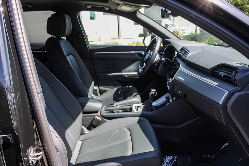 Thumbnail: 2022 Audi Q3 - 17