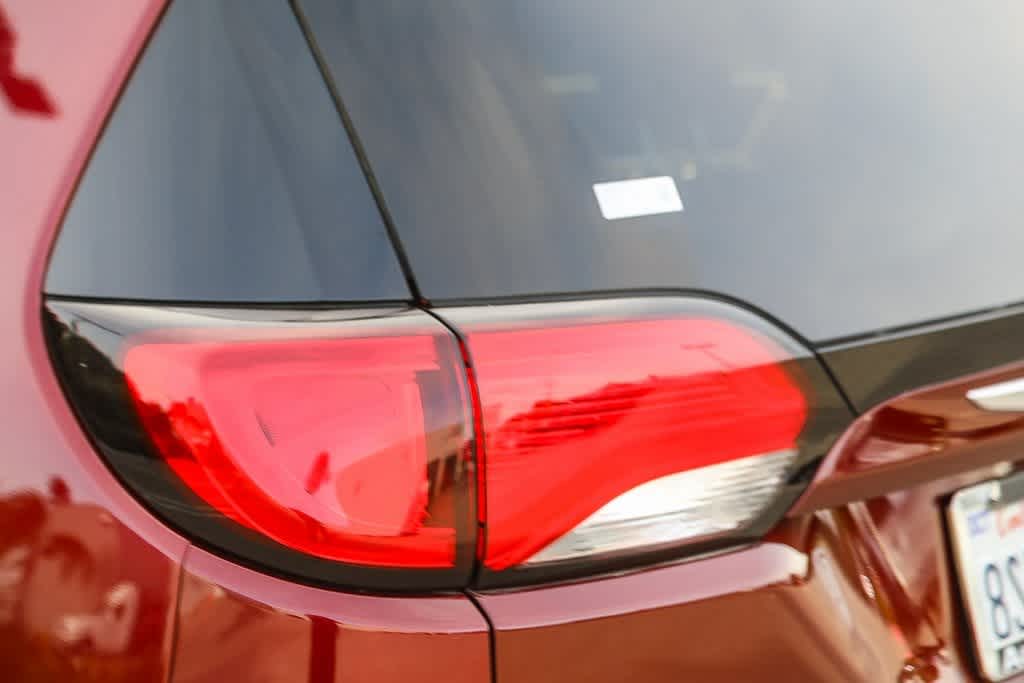 Thumbnail: 2019 Chrysler Pacifica - 8