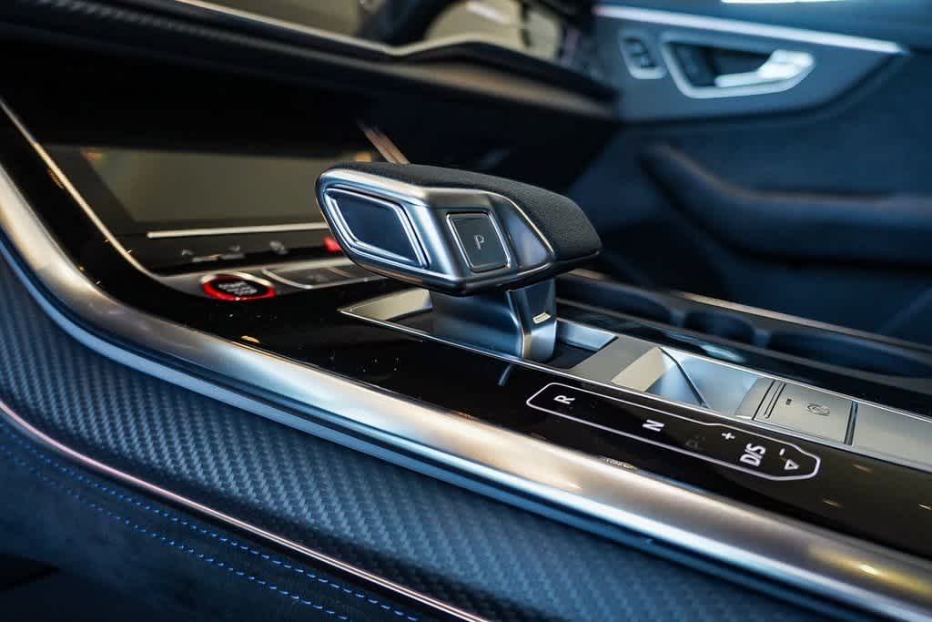 Thumbnail: 2026 Audi RS Q8 - 25