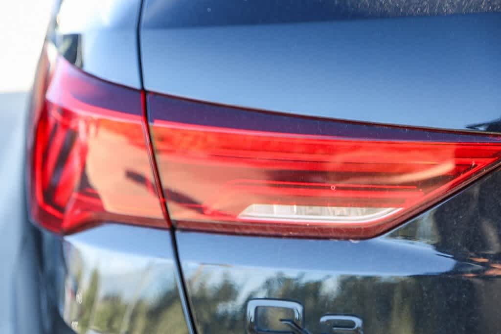 Thumbnail: 2023 Audi Q3 - 10