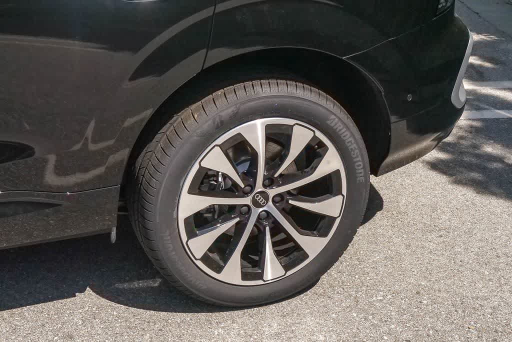 Thumbnail: 2026 Audi Q3 - 7