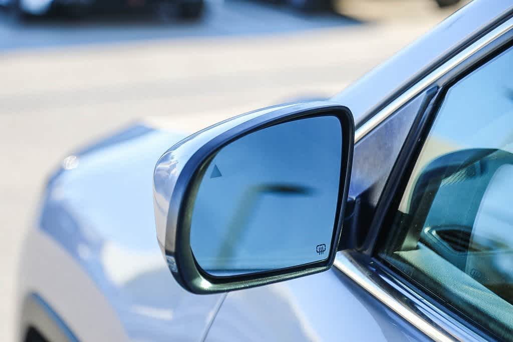 Thumbnail: 2018 Jeep Cherokee - 18