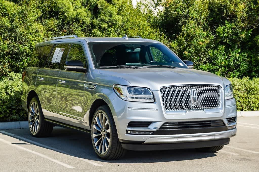 Thumbnail: 2021 Lincoln Navigator - 3