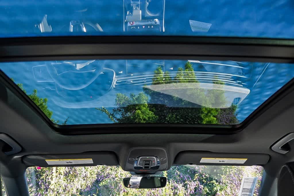 Thumbnail: 2026 Audi RS Q8 - 18