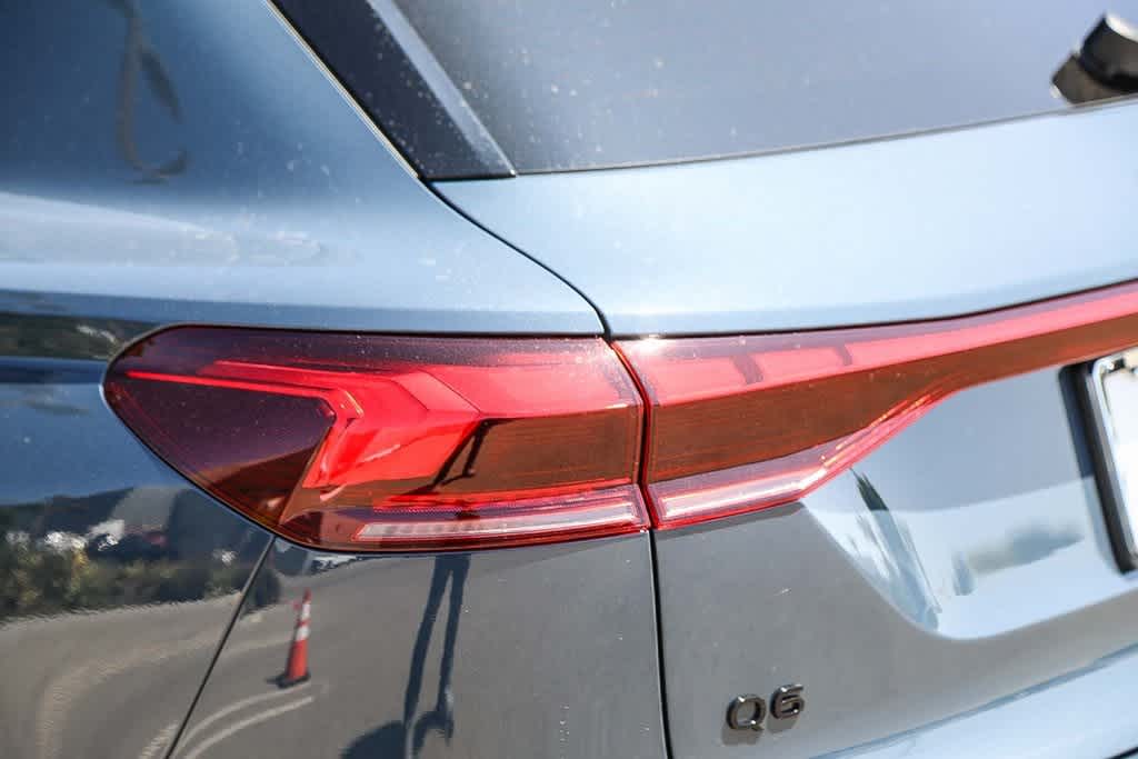 Thumbnail: 2025 Audi Q6 e-tron - 8