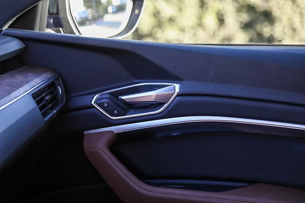 Thumbnail: 2022 Audi e-tron - 20