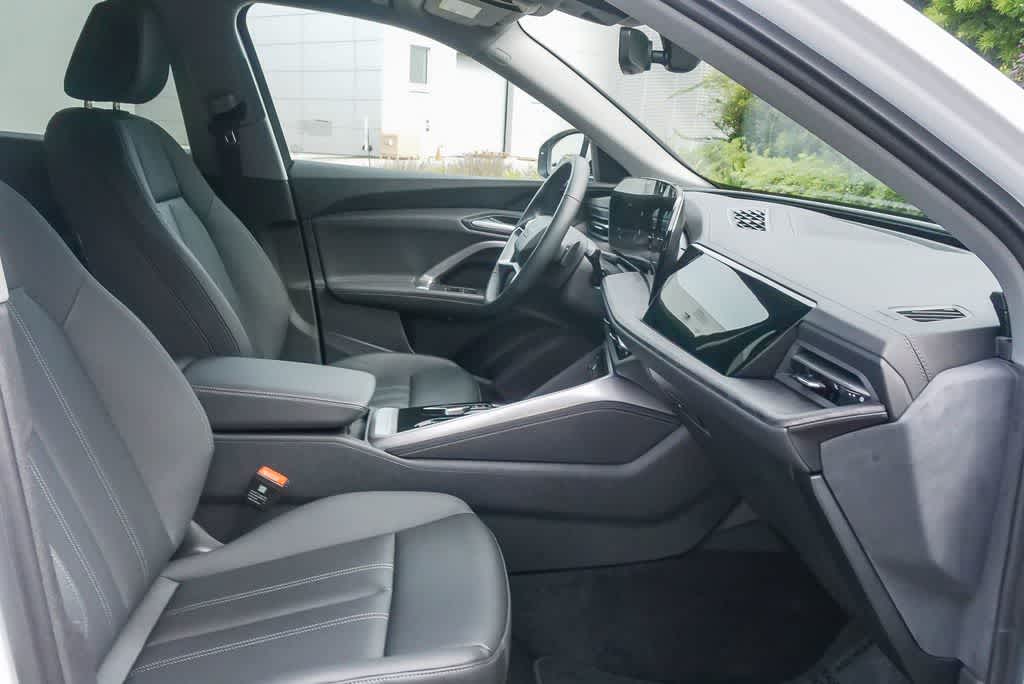 Thumbnail: 2025 Audi Q5 - 16