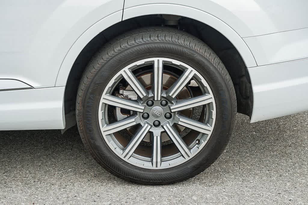 Thumbnail: 2017 Audi Q7 - 11