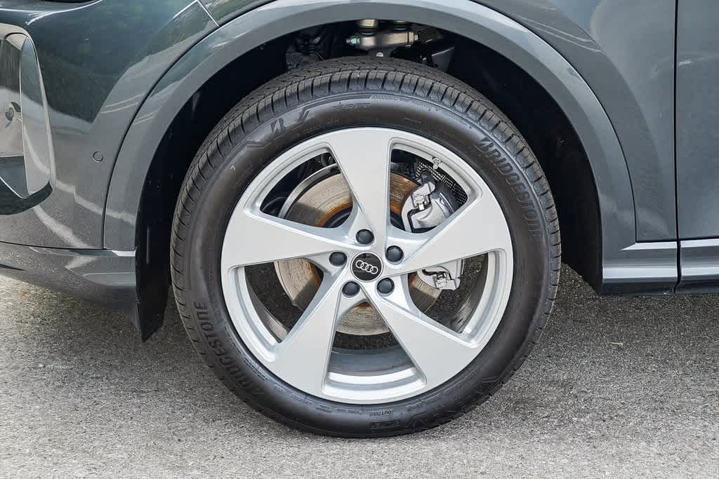 Thumbnail: 2025 Audi Q5 - 10