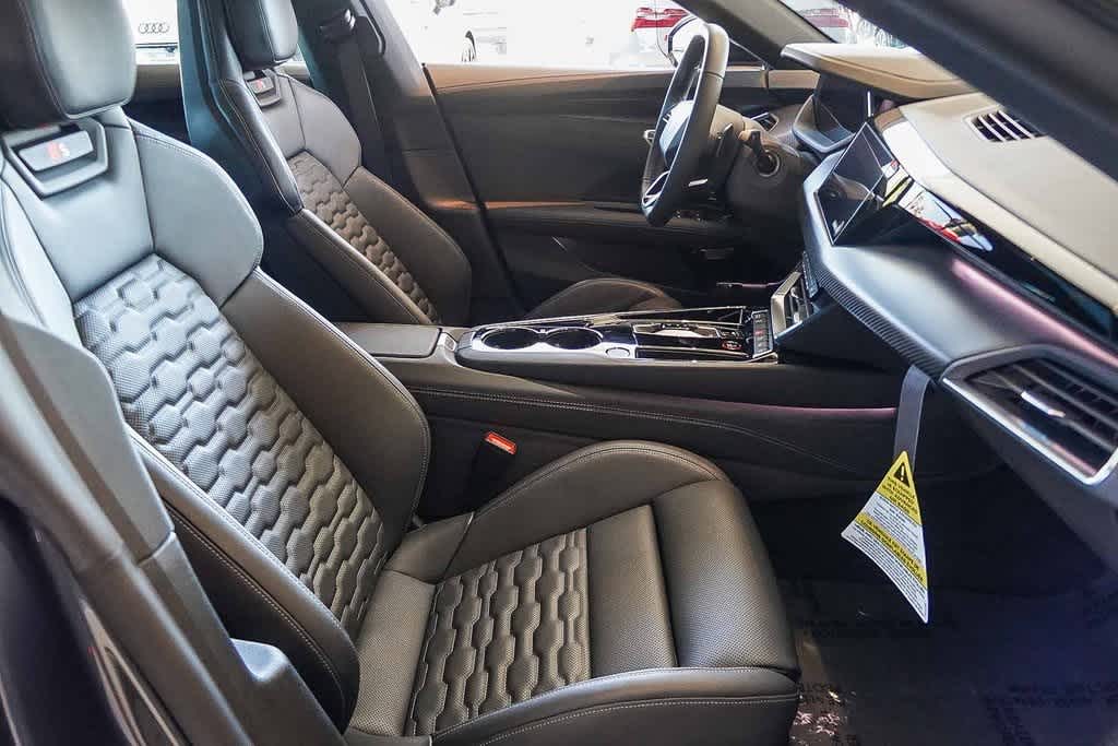 Thumbnail: 2026 Audi e-tron GT - 19