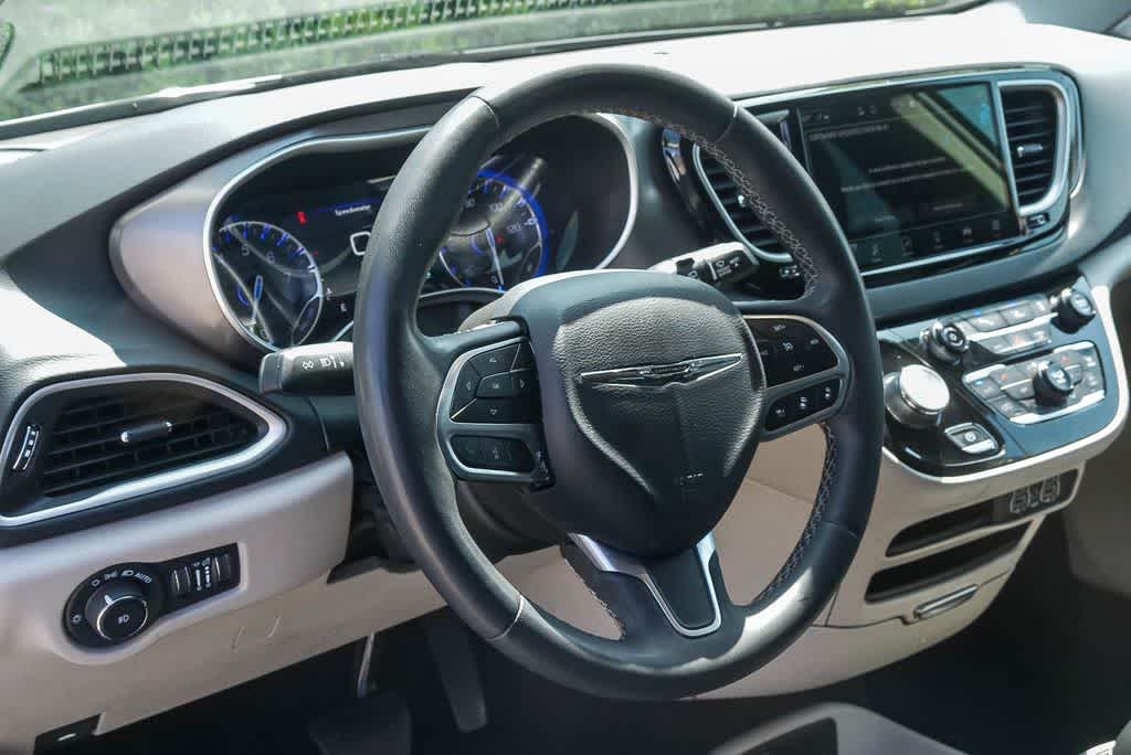 Thumbnail: 2023 Chrysler Pacifica - 22