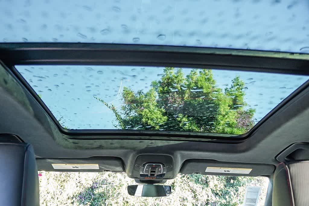 Thumbnail: 2026 Audi SQ8 - 18