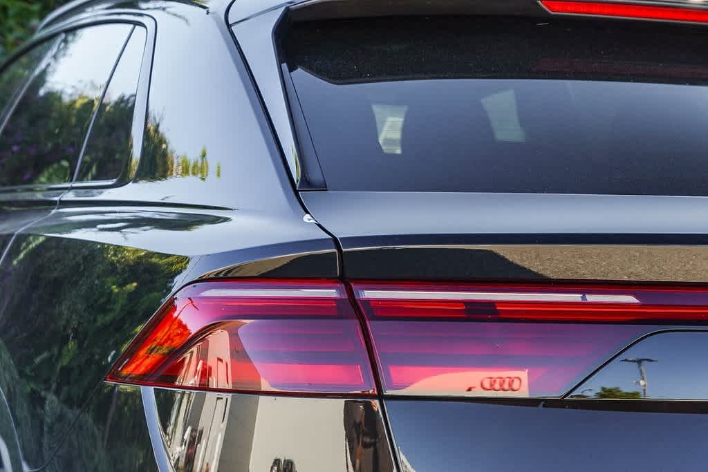 Thumbnail: 2026 Audi Q8 - 7