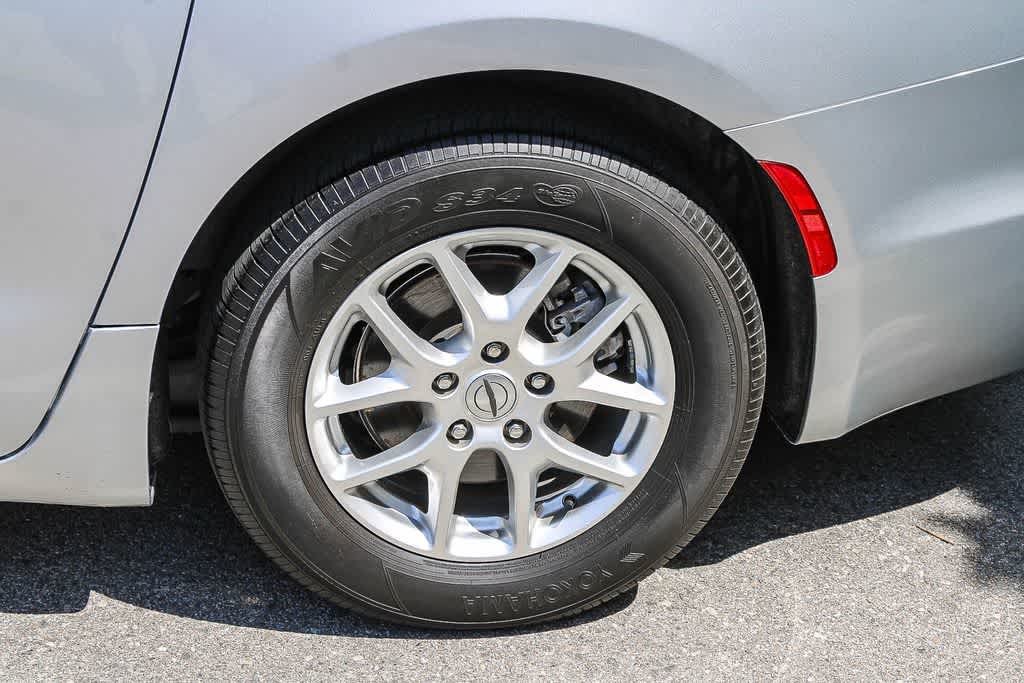 Thumbnail: 2023 Chrysler Pacifica - 6