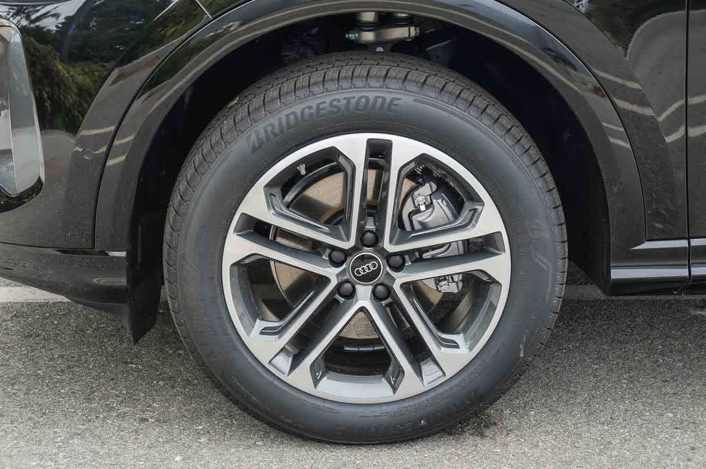 Thumbnail: 2026 Audi Q5 - 10