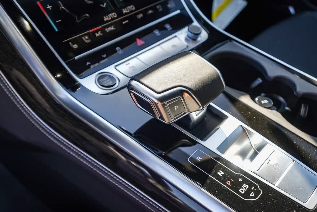 Thumbnail: 2026 Audi Q8 - 22