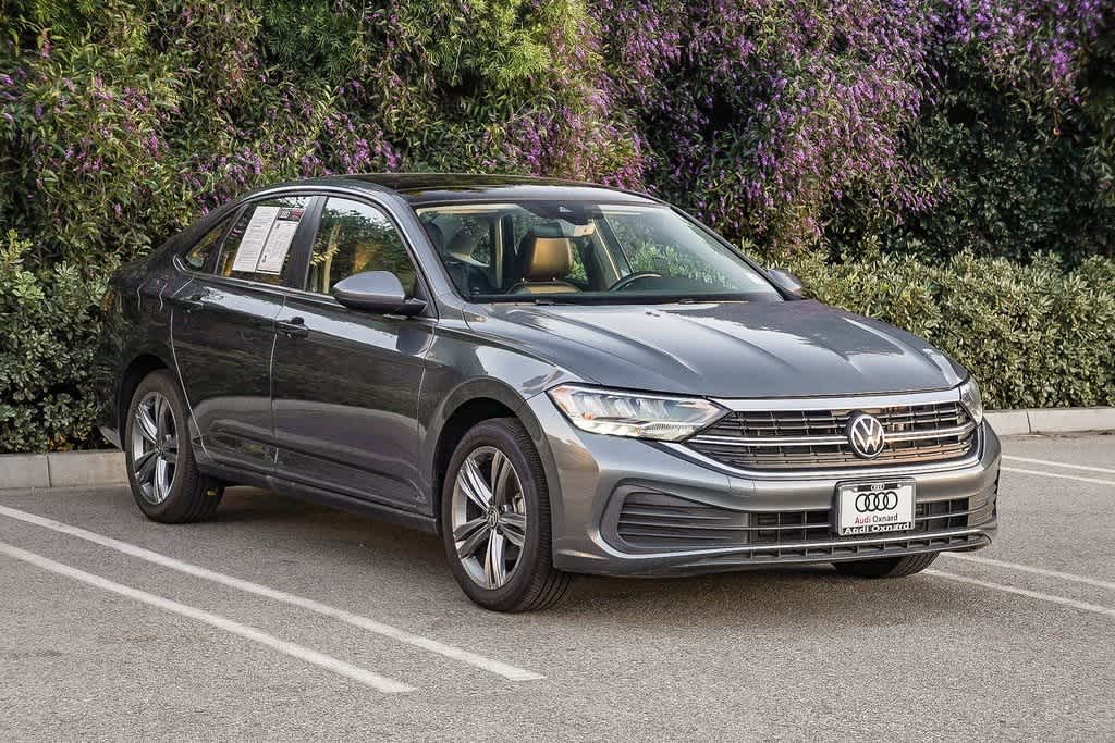 Thumbnail: 2024 Volkswagen Jetta - 3