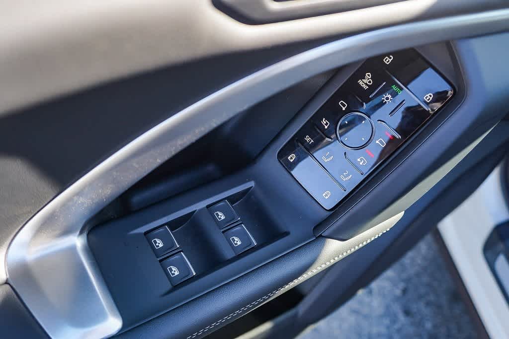 Thumbnail: 2025 Audi Q5 - 23