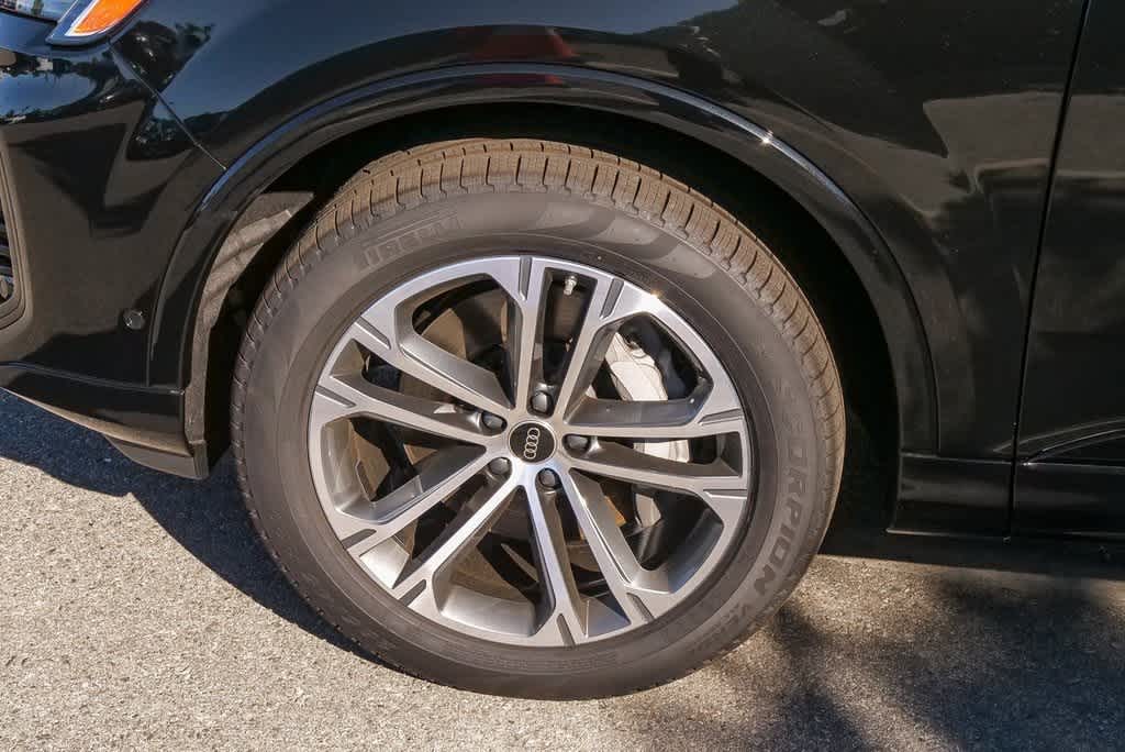 Thumbnail: 2026 Audi Q7 - 5