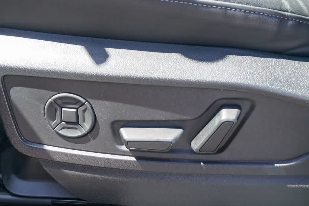 Thumbnail: 2025 Audi Q5 - 21