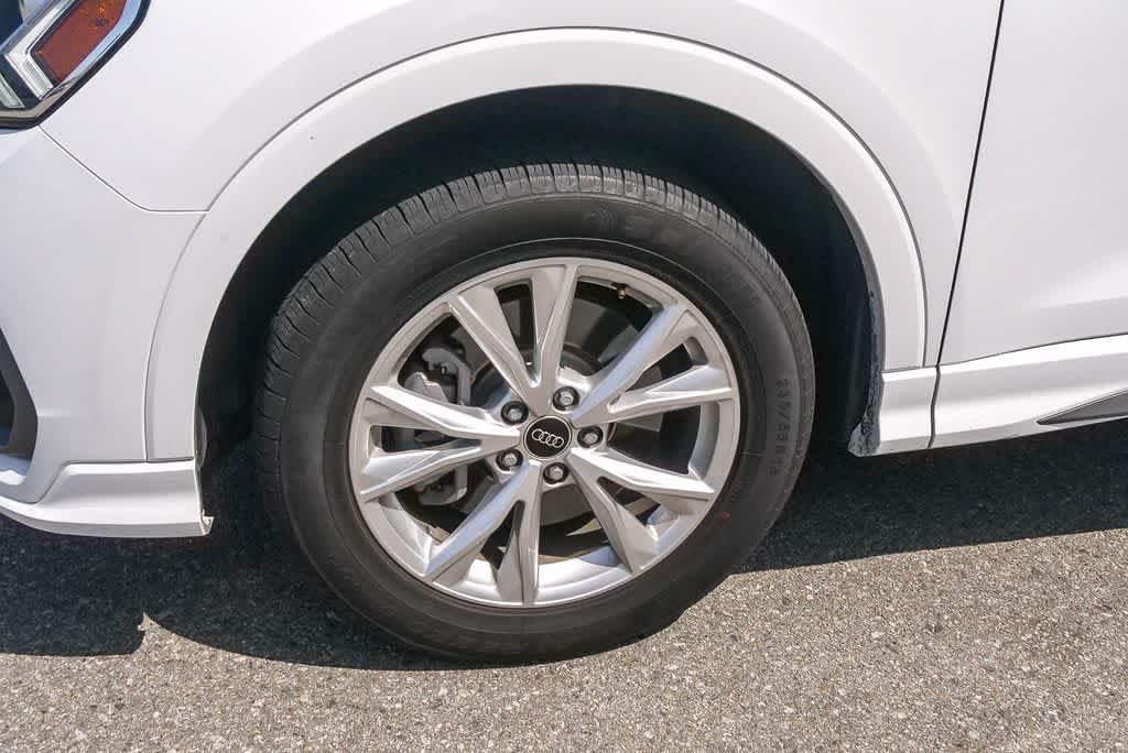 Thumbnail: 2024 Audi Q3 - 9