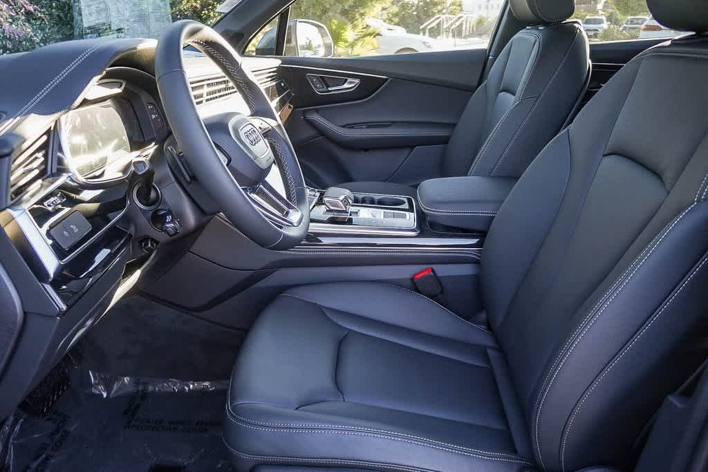 Thumbnail: 2026 Audi Q7 - 20