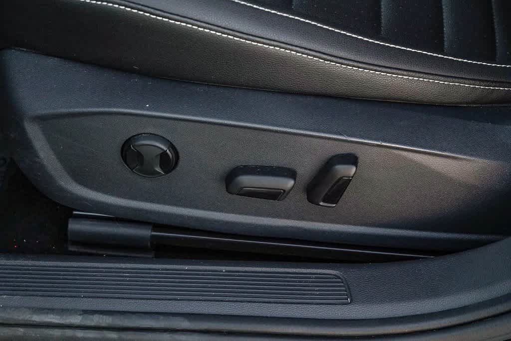 Thumbnail: 2024 Volkswagen Jetta - 24