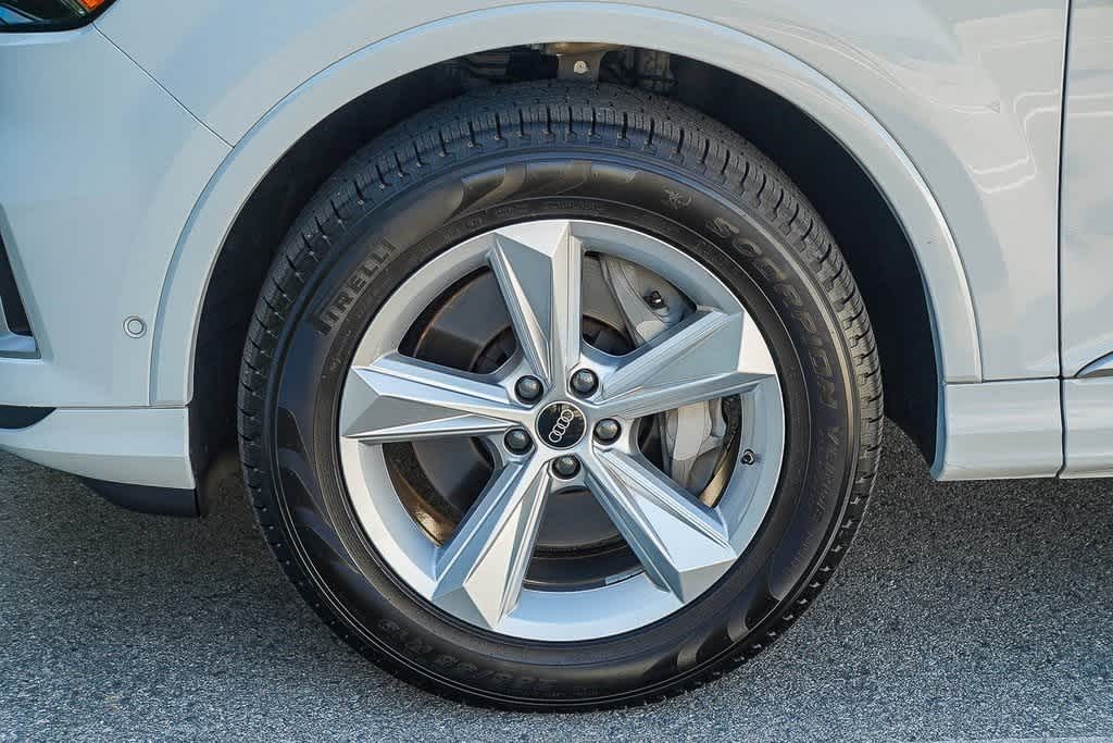 Thumbnail: 2023 Audi Q7 - 10