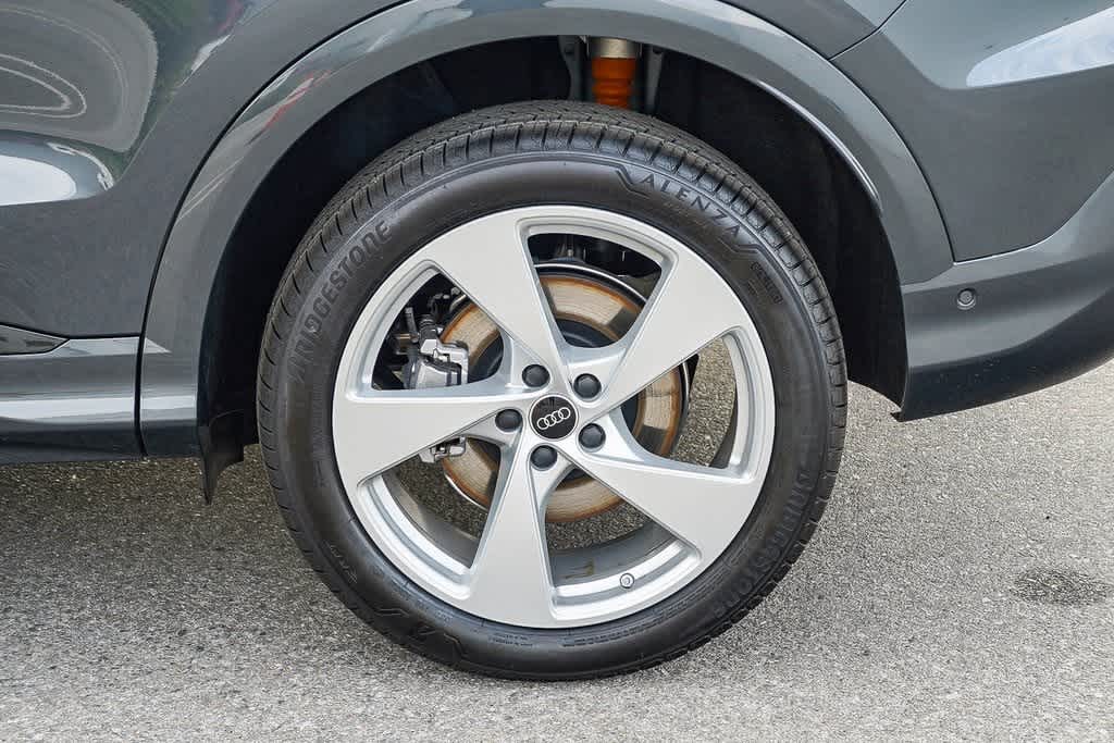 Thumbnail: 2025 Audi Q5 - 11