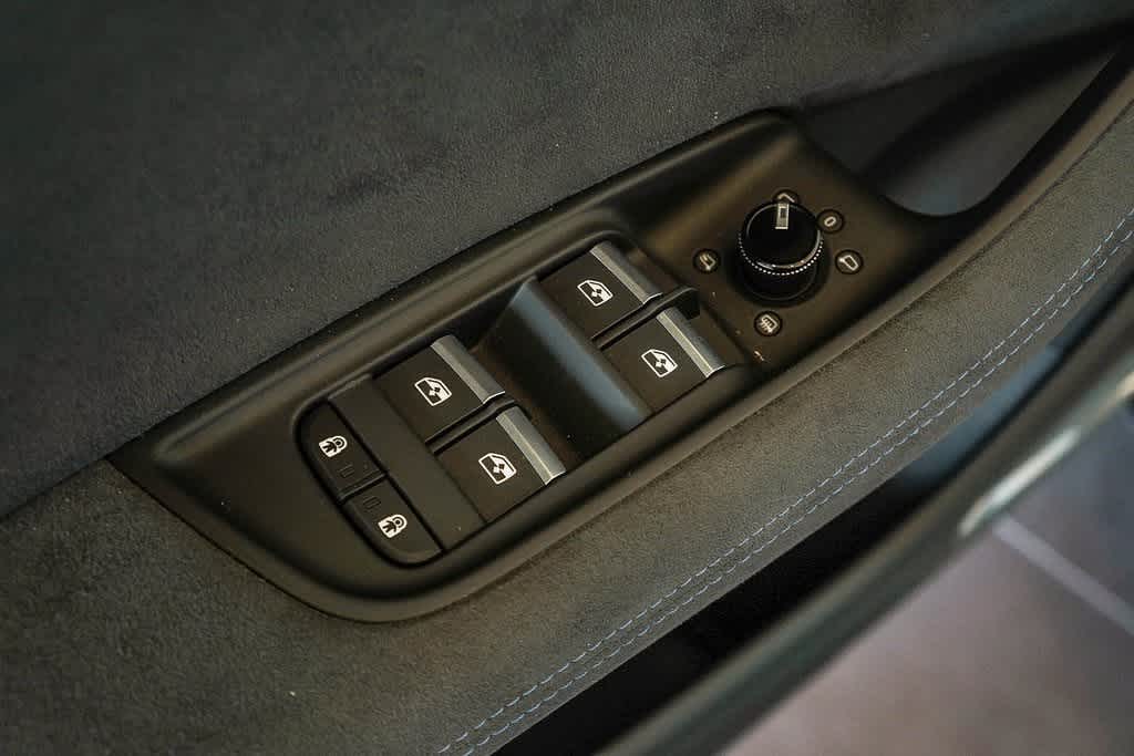 Thumbnail: 2026 Audi RS Q8 - 23