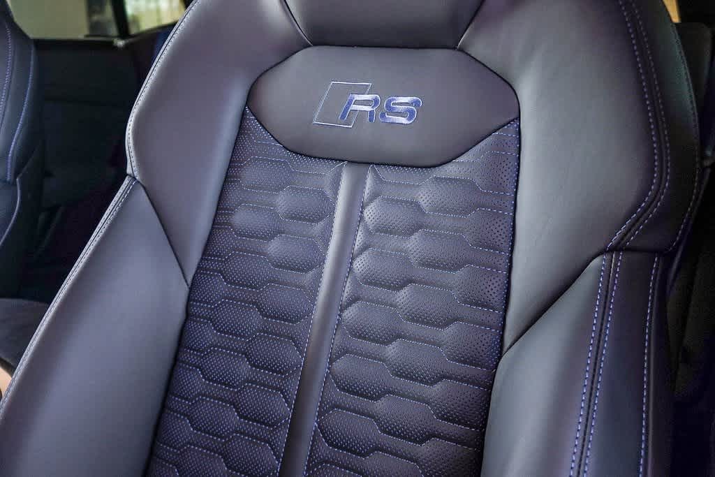 Thumbnail: 2026 Audi RS Q8 - 27