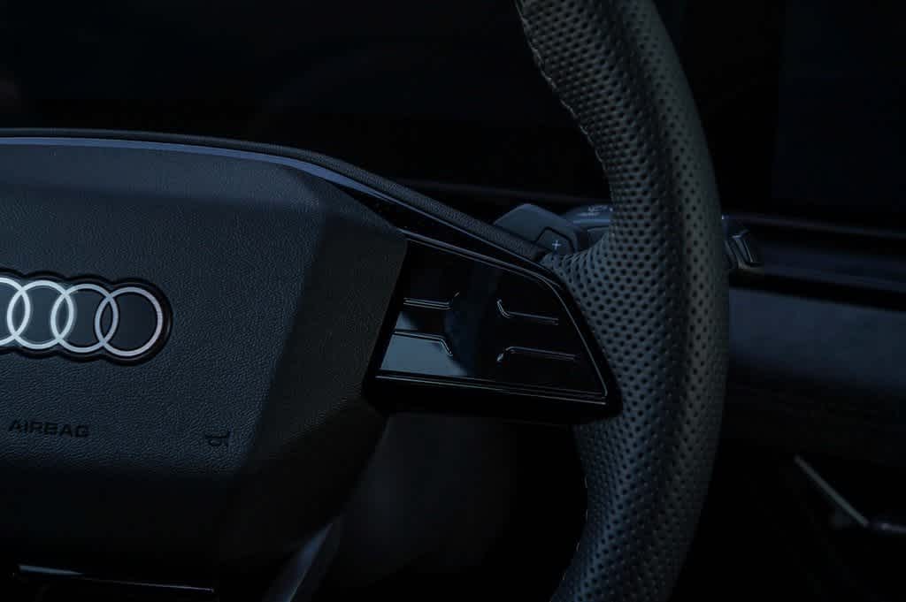 Thumbnail: 2025 Audi SQ6 e-tron - 17