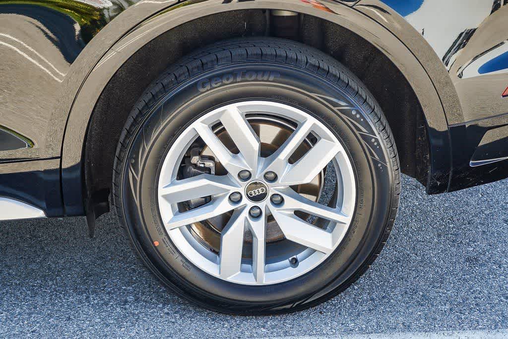 Thumbnail: 2023 Audi Q5 - 11