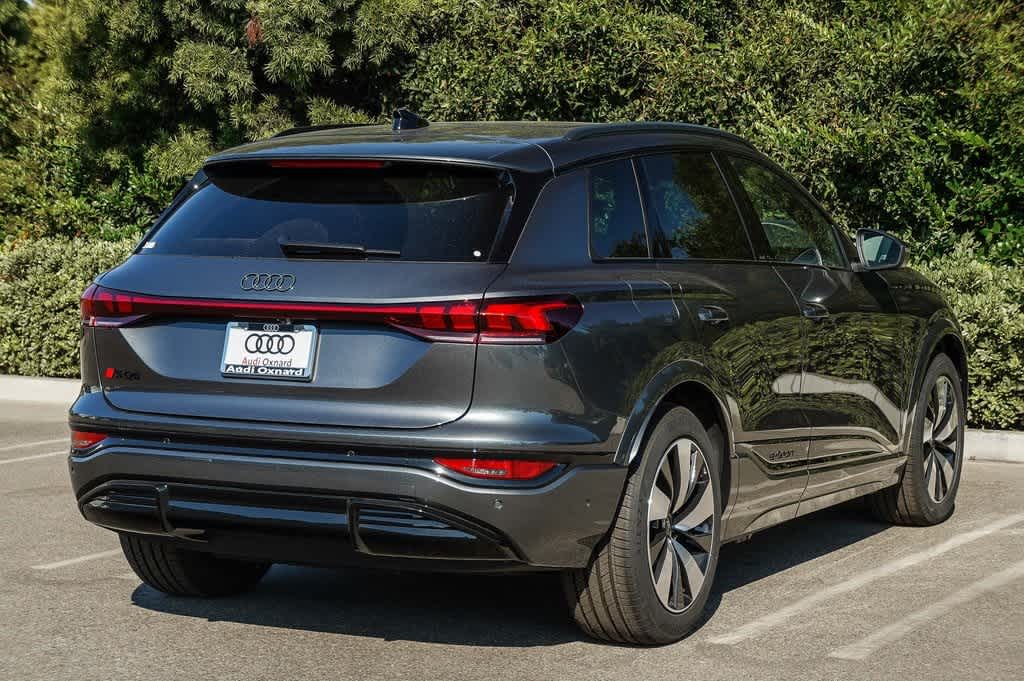 Thumbnail: 2025 Audi SQ6 e-tron - 4