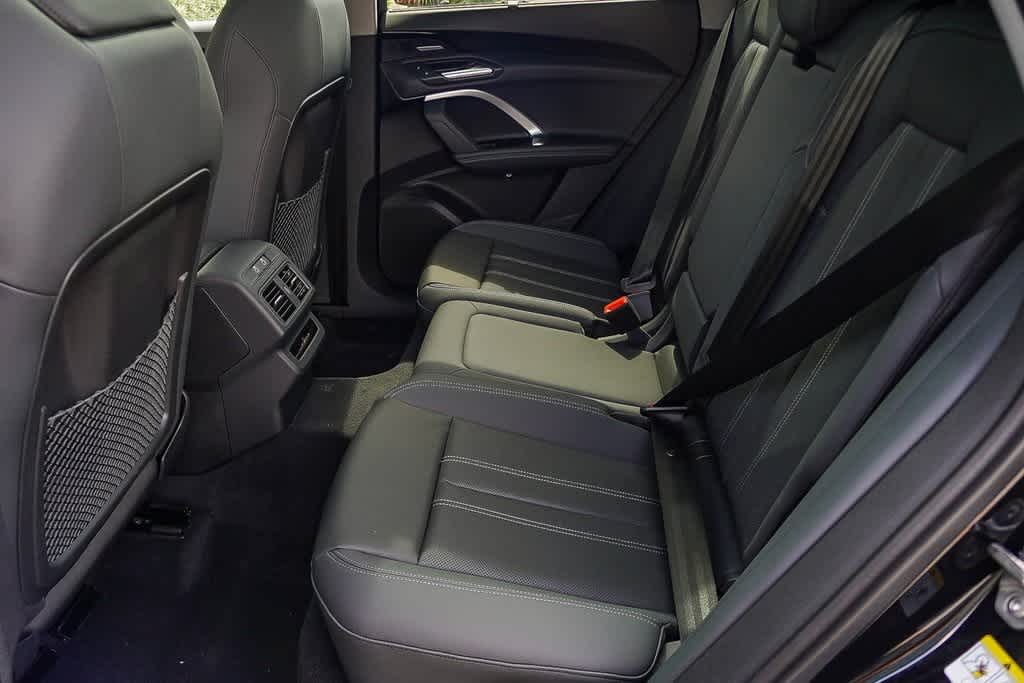 Thumbnail: 2025 Audi Q5 - 21