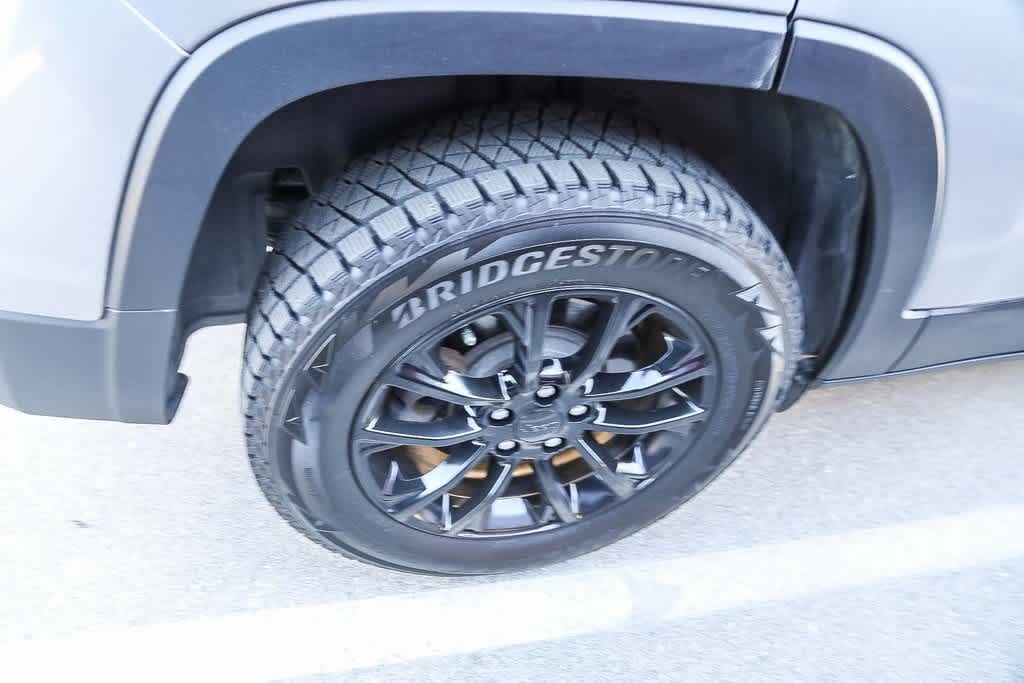 Thumbnail: 2018 Jeep Cherokee - 12