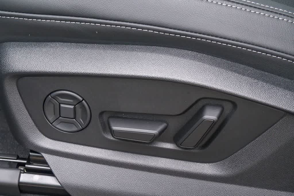 Thumbnail: 2026 Audi Q8 - 20