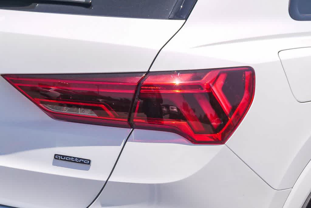 Thumbnail: 2025 Audi Q3 - 10