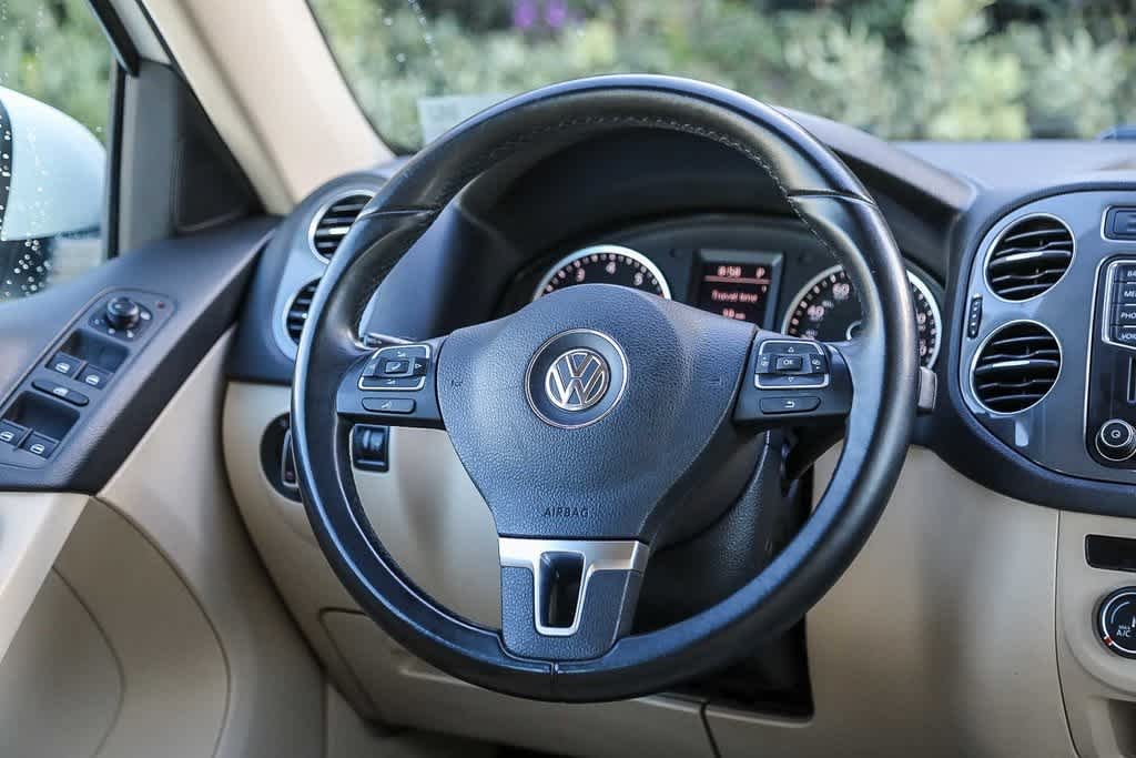 Thumbnail: 2017 Volkswagen Tiguan - 14