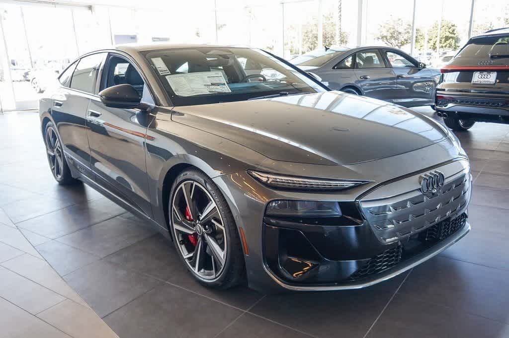 Thumbnail: 2025 Audi e-tron S - 3