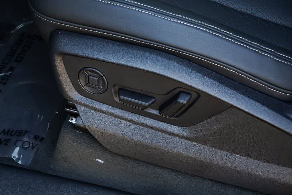 Thumbnail: 2026 Audi Q8 - 24