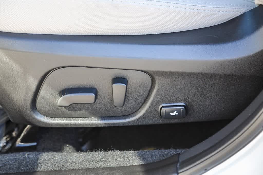 Thumbnail: 2017 Subaru Forester - 19