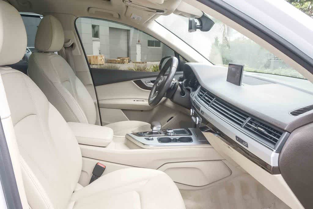 Thumbnail: 2019 Audi Q7 - 18